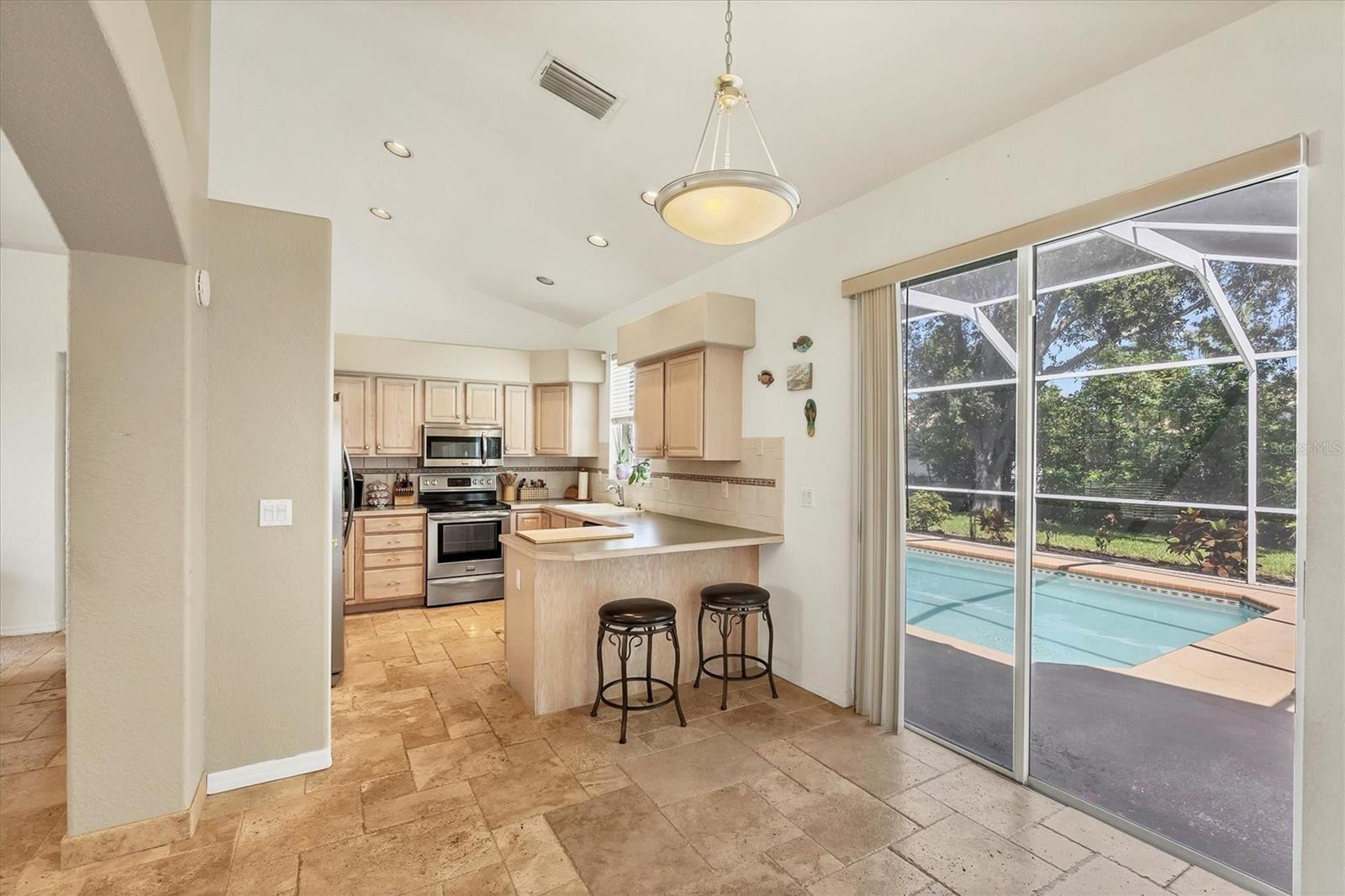 Image 8 of 36 For 815 Greenview Drive