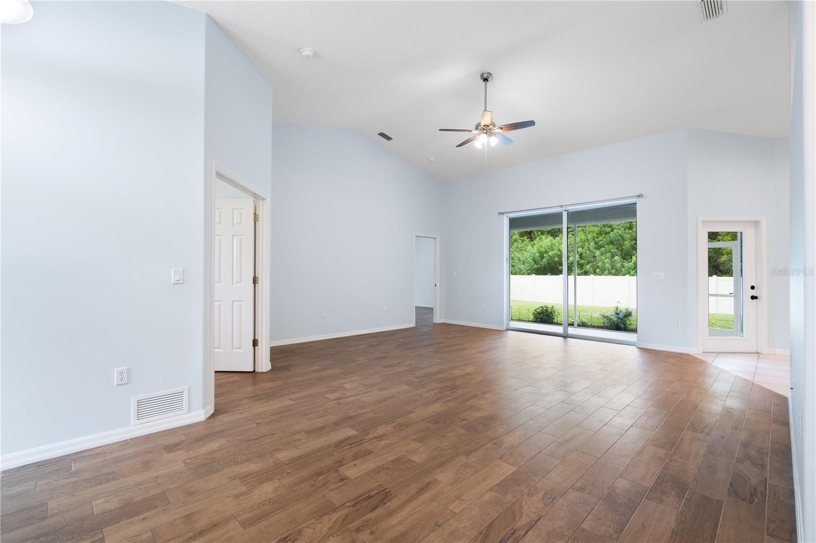 Image 12 of 60 For 813 Oak Pond Drive