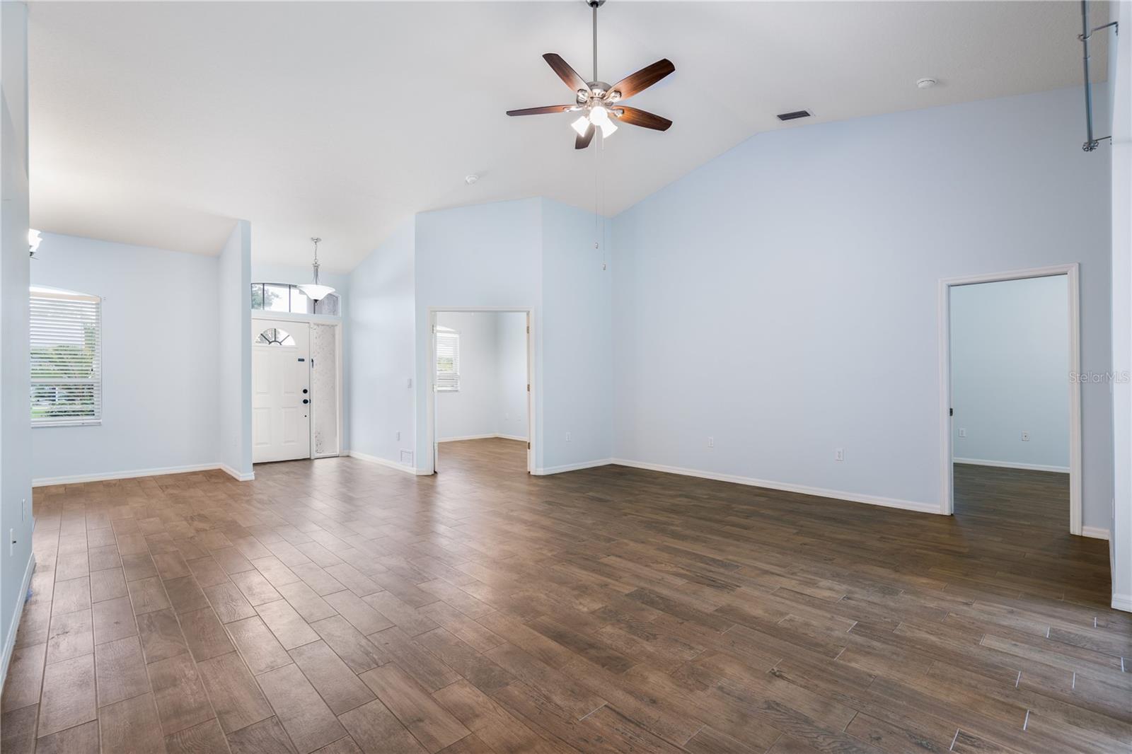 Image 13 of 60 For 813 Oak Pond Drive