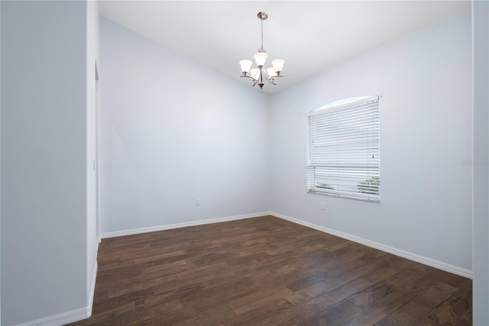 Image 15 of 60 For 813 Oak Pond Drive