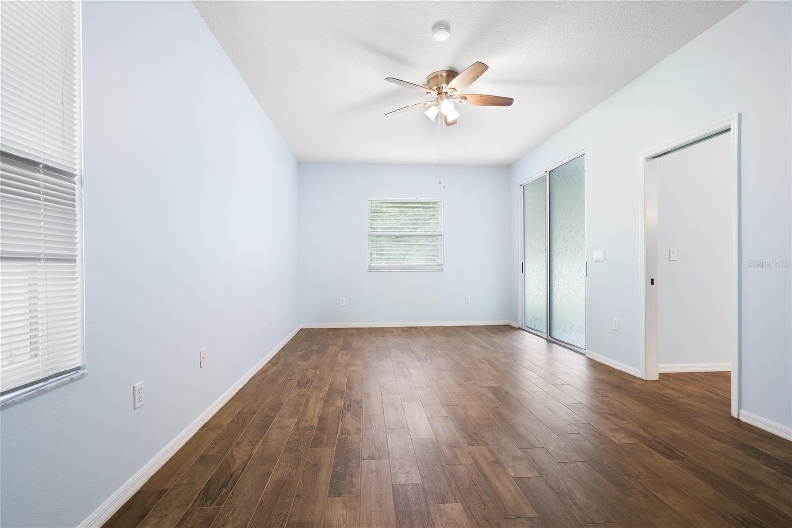 Image 18 of 60 For 813 Oak Pond Drive