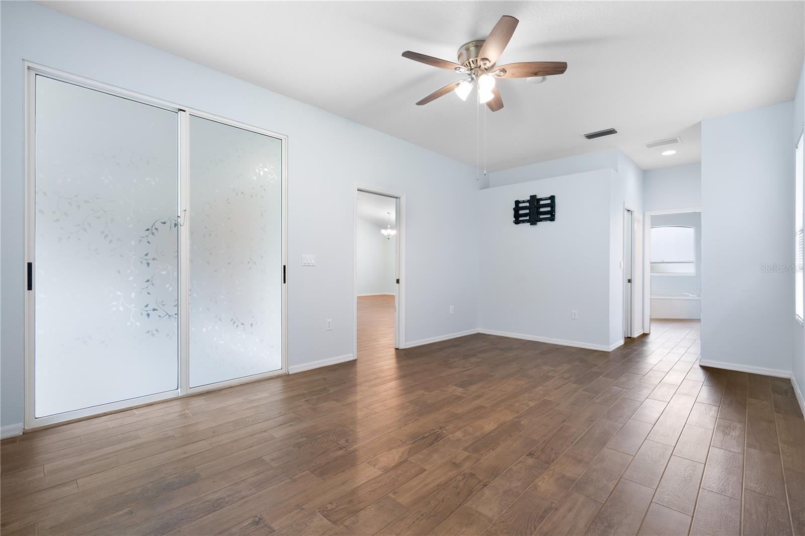 Image 19 of 60 For 813 Oak Pond Drive