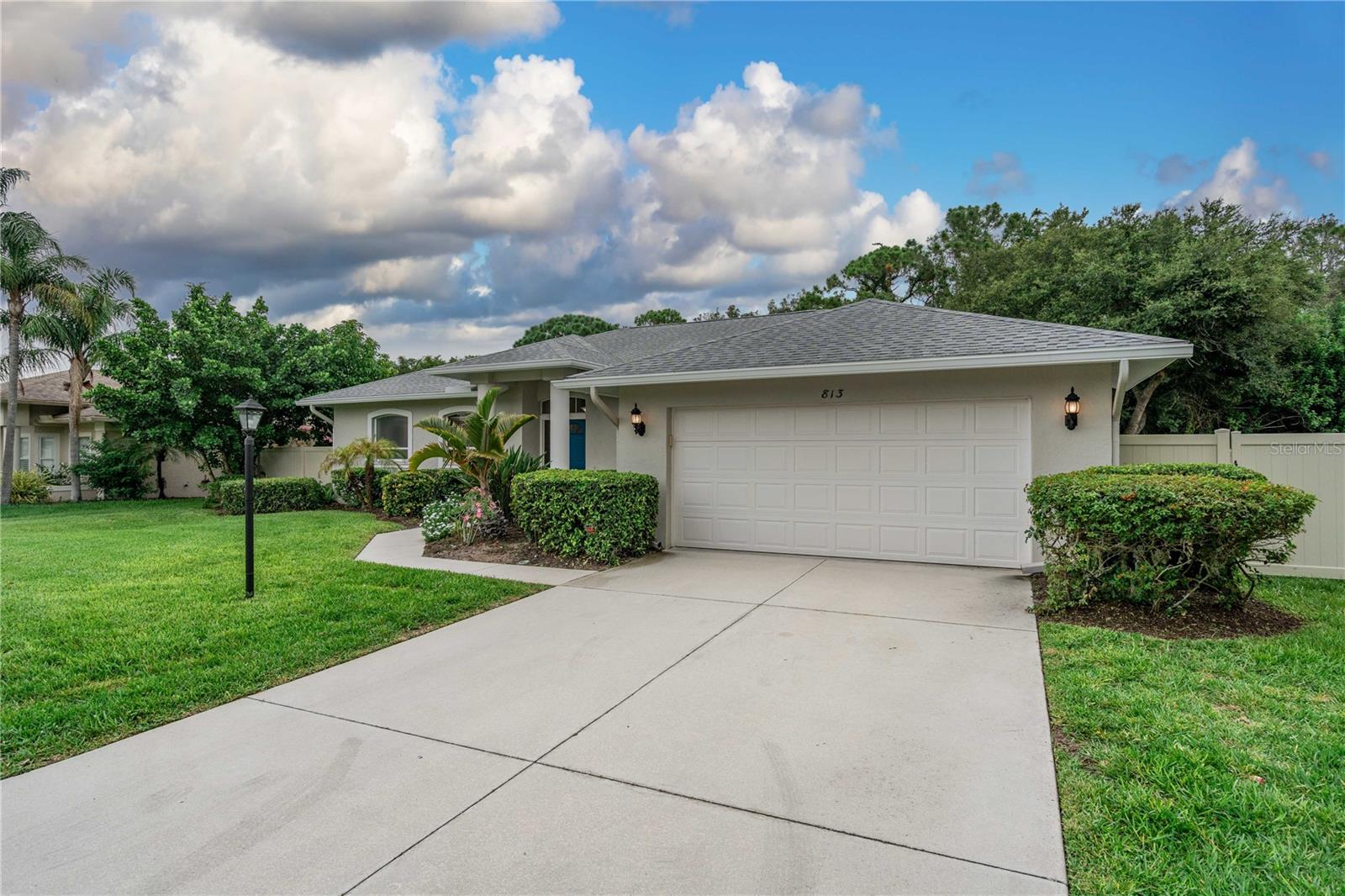 Image 2 of 60 For 813 Oak Pond Drive