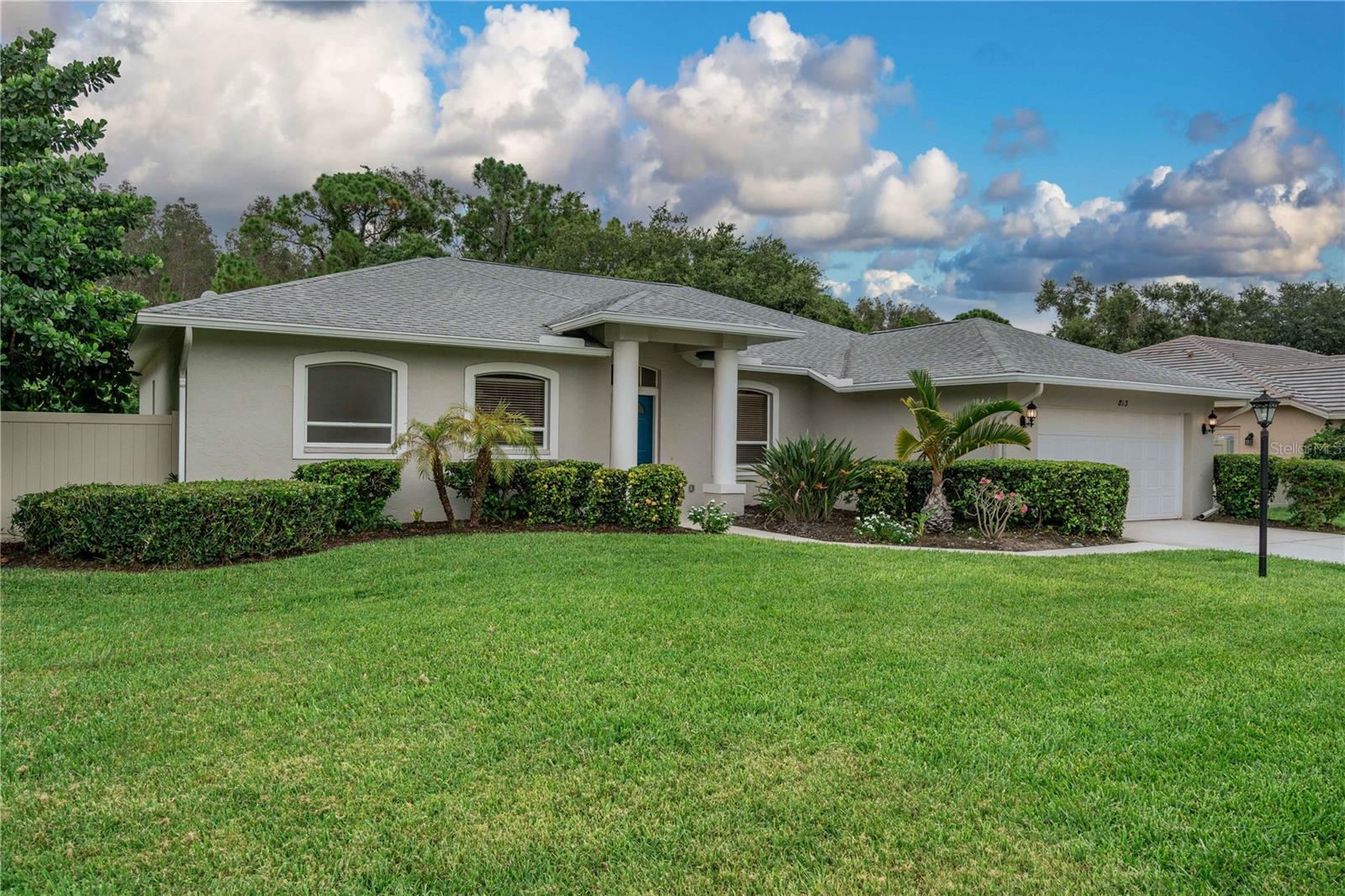 Image 3 of 60 For 813 Oak Pond Drive