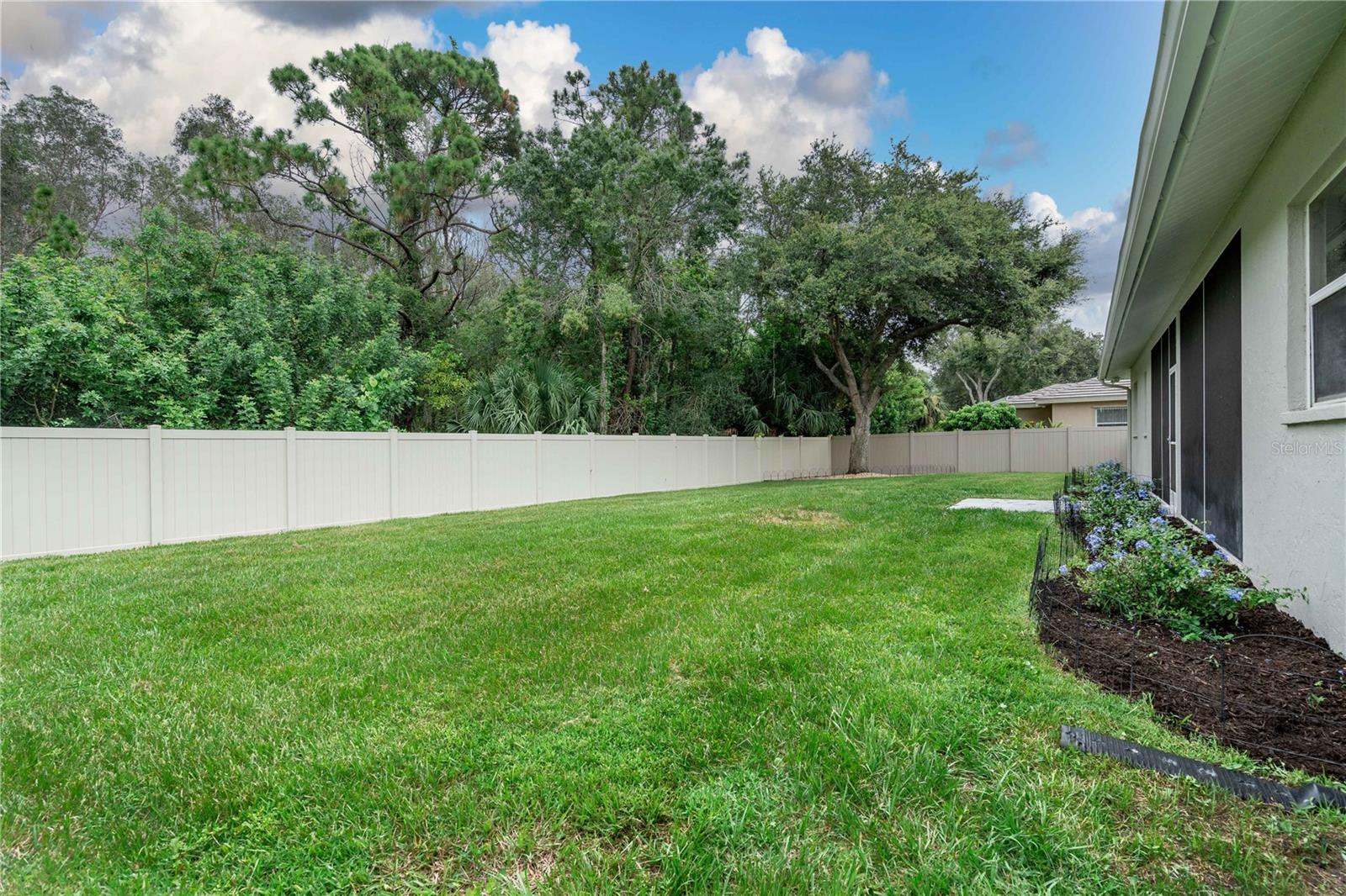 Image 43 of 60 For 813 Oak Pond Drive