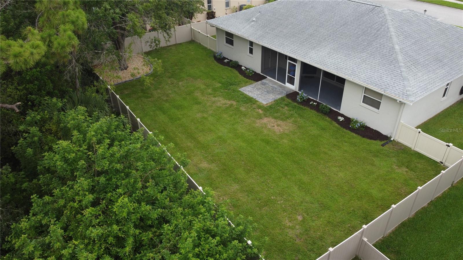 Image 8 of 60 For 813 Oak Pond Drive