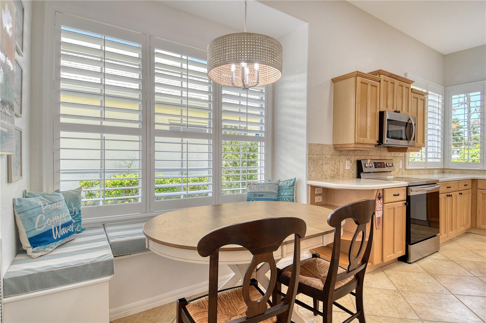 Image 18 of 58 For 340 Bermuda Court 5