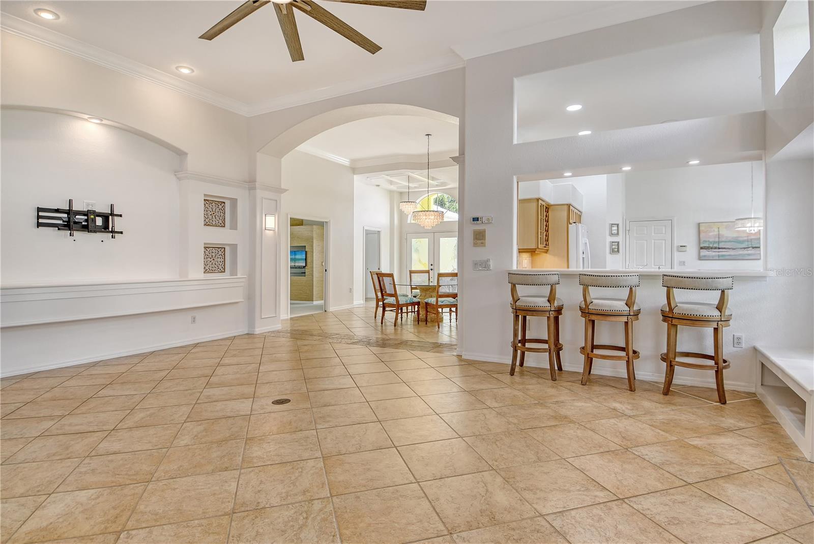 Image 23 of 58 For 340 Bermuda Court 5
