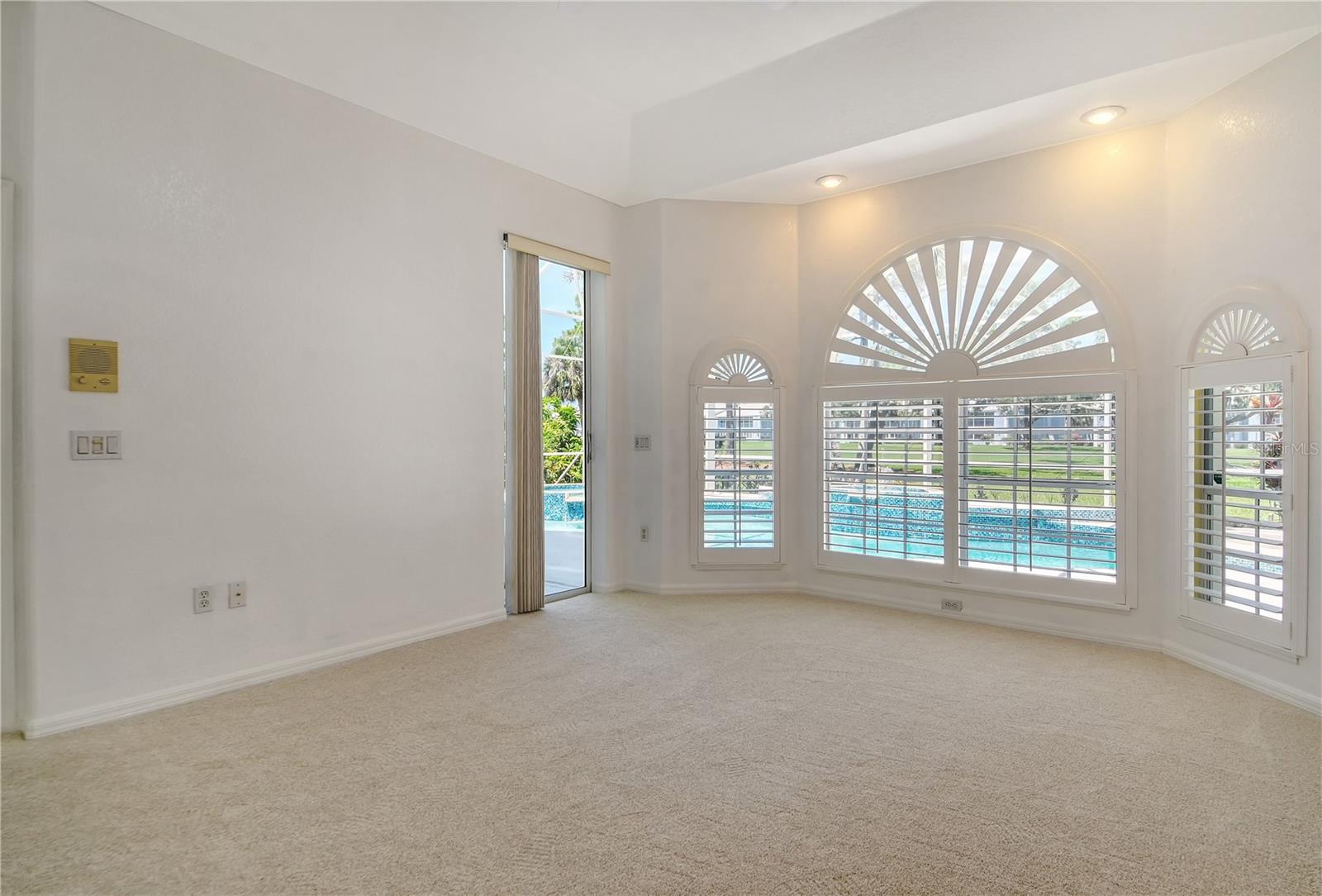 Image 27 of 58 For 340 Bermuda Court 5
