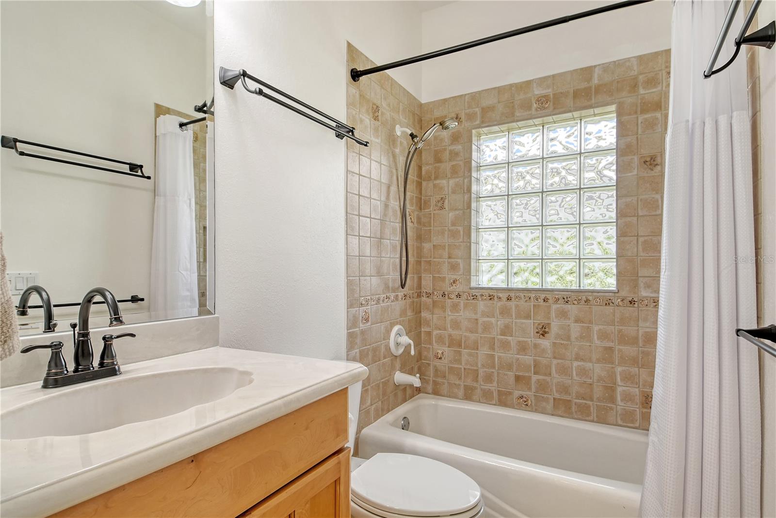 Image 34 of 58 For 340 Bermuda Court 5