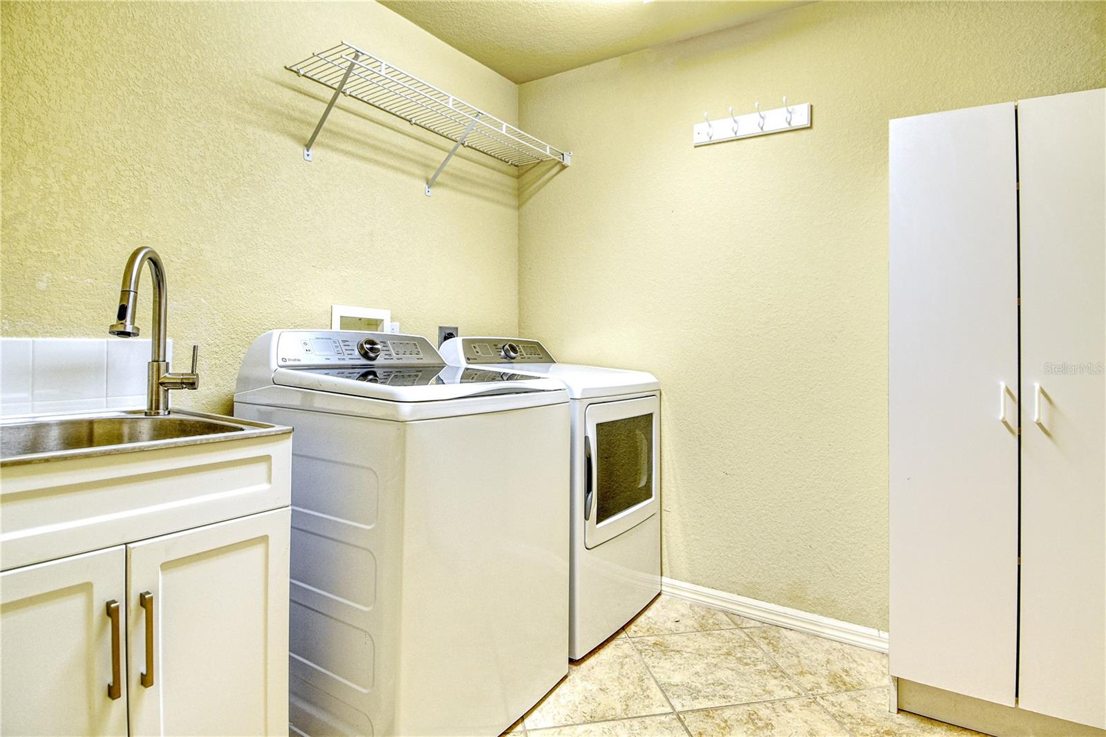 Image 35 of 58 For 340 Bermuda Court 5
