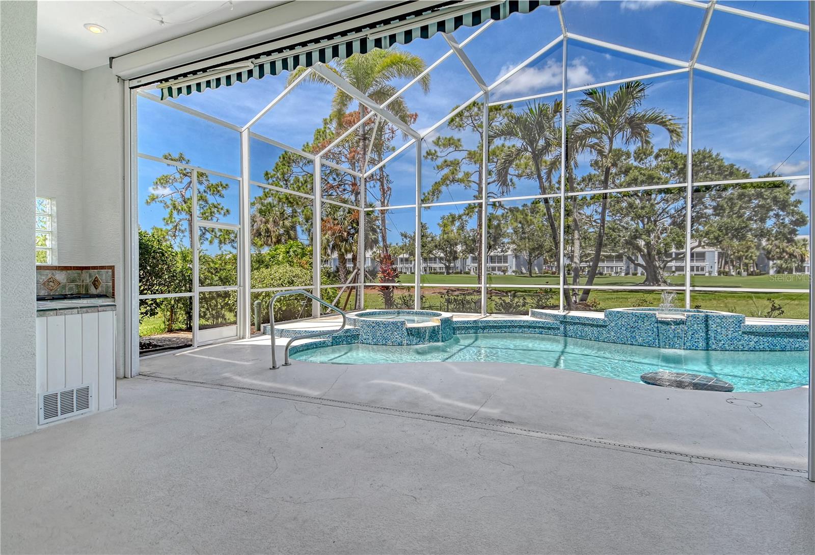 Image 39 of 58 For 340 Bermuda Court 5
