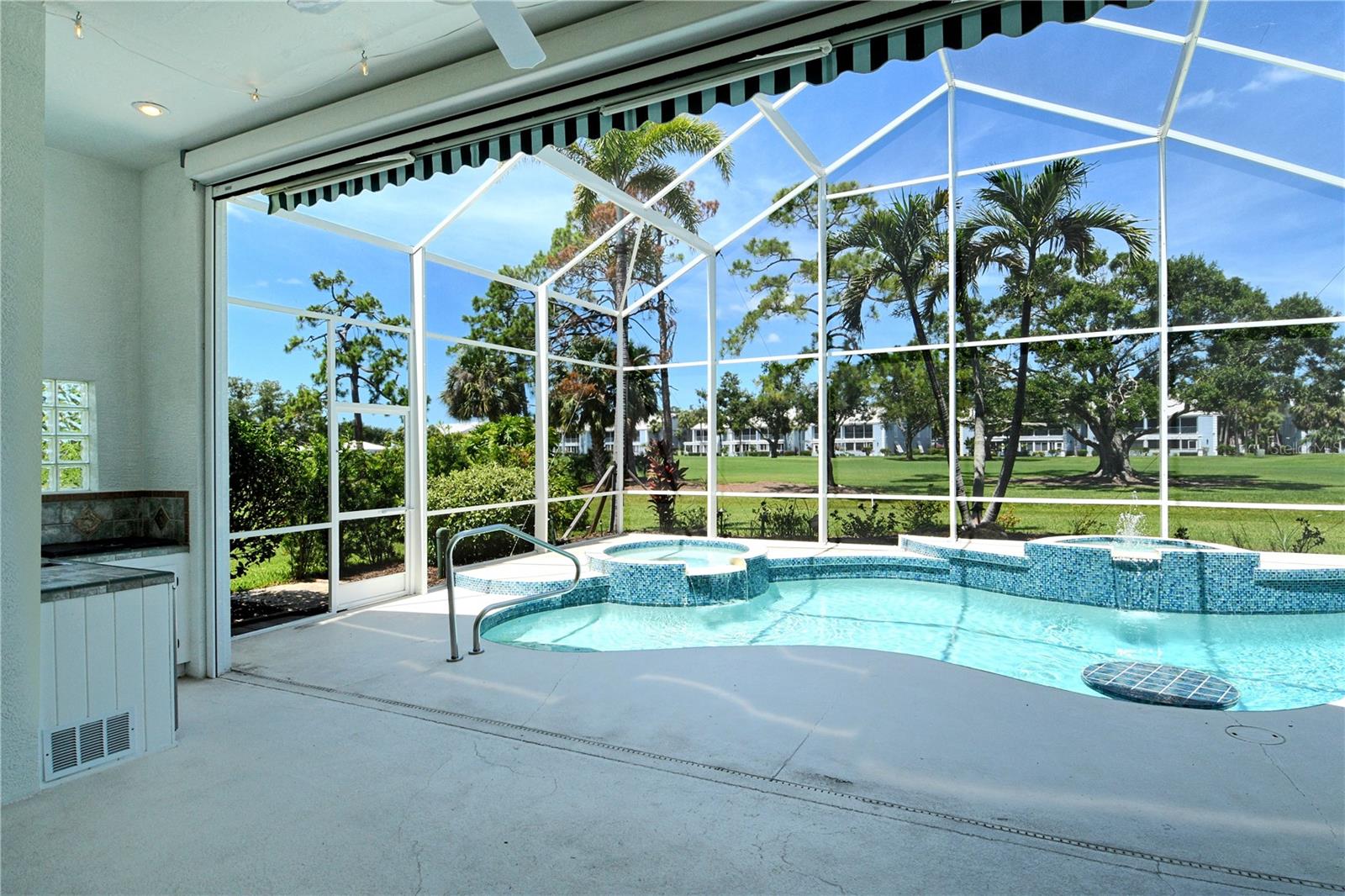 Image 41 of 58 For 340 Bermuda Court 5
