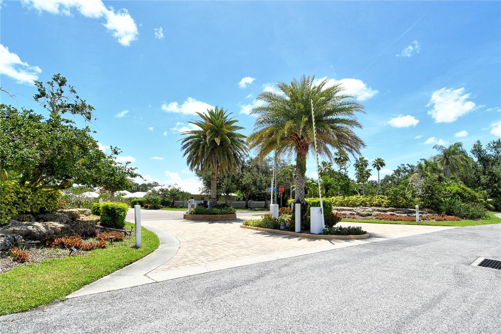 Image 8 of 58 For 340 Bermuda Court 5