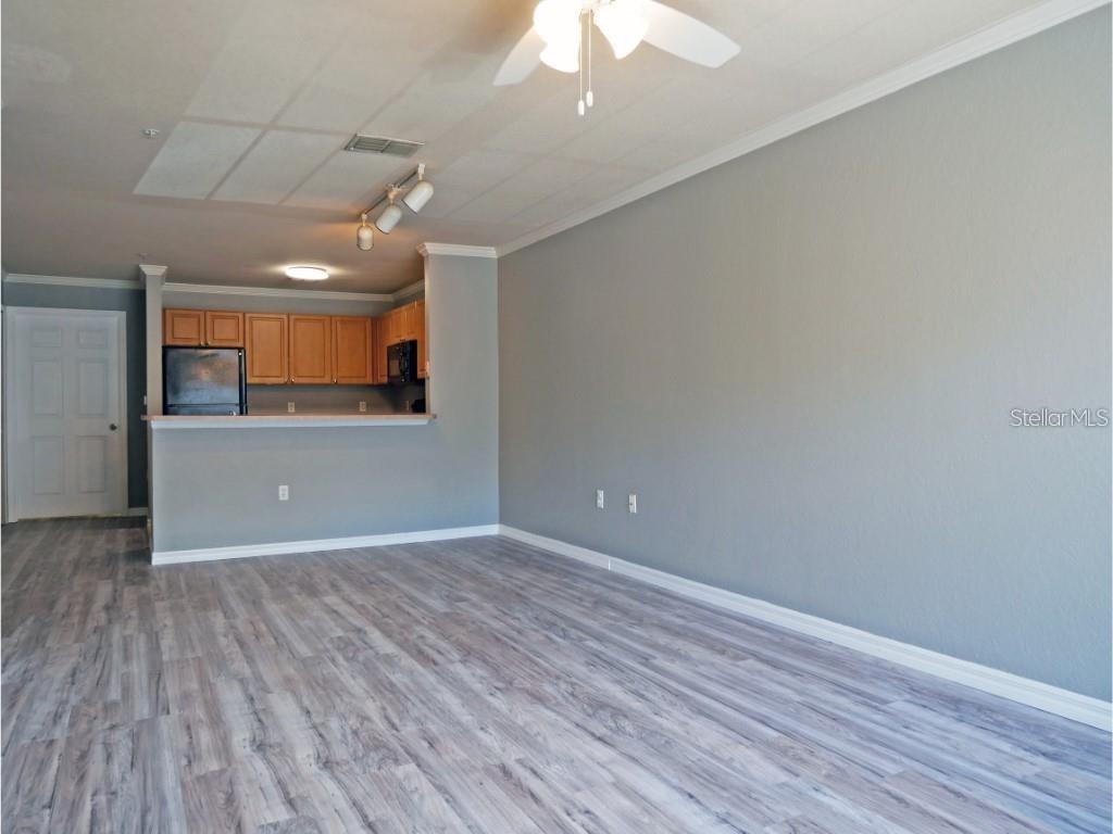 Image 3 of 13 For 5560 Rosehill Road 202