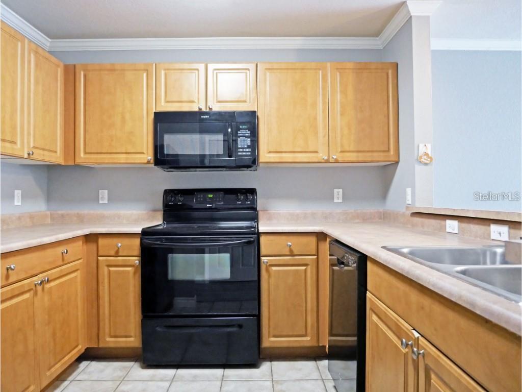 Image 5 of 13 For 5560 Rosehill Road 202