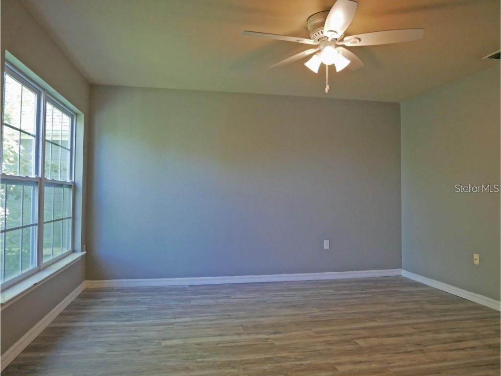 Image 6 of 13 For 5560 Rosehill Road 202
