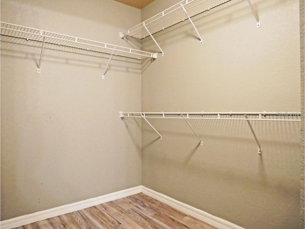 Image 7 of 13 For 5560 Rosehill Road 202
