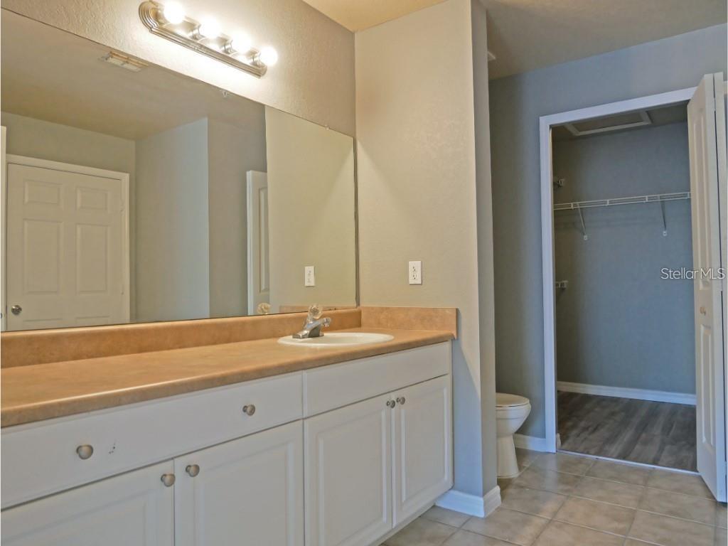 Image 8 of 13 For 5560 Rosehill Road 202