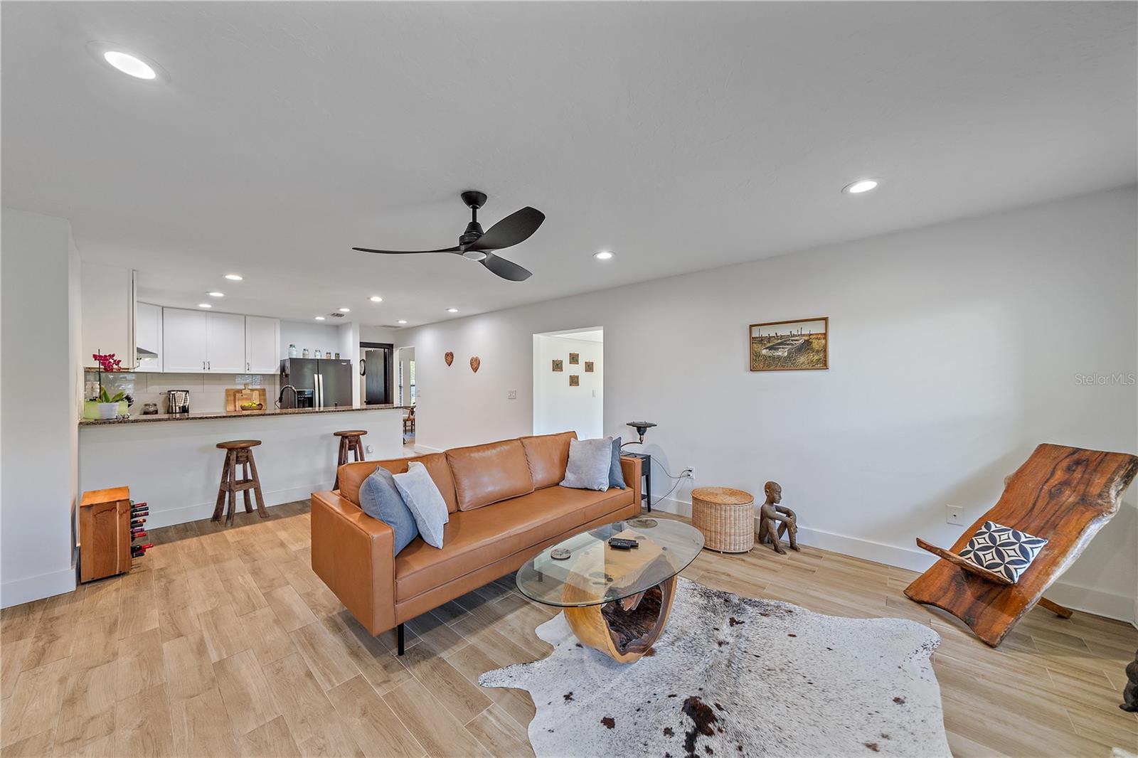 Image 14 of 47 For 4396 Pasadena Circle