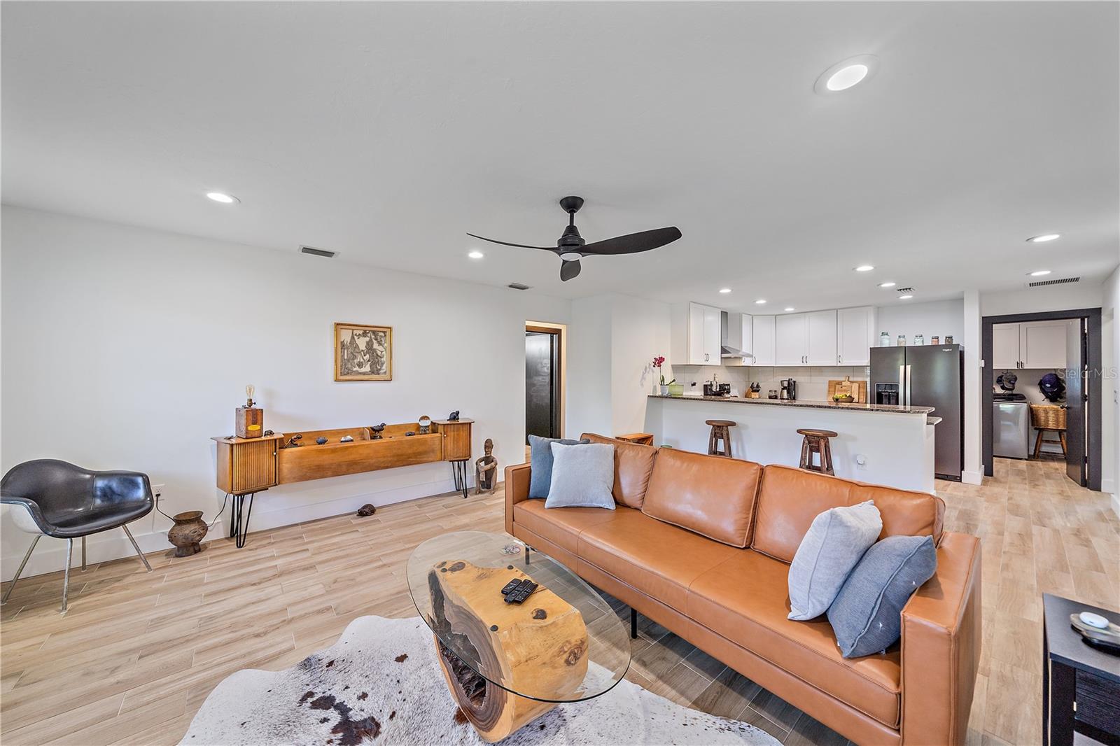 Image 16 of 47 For 4396 Pasadena Circle