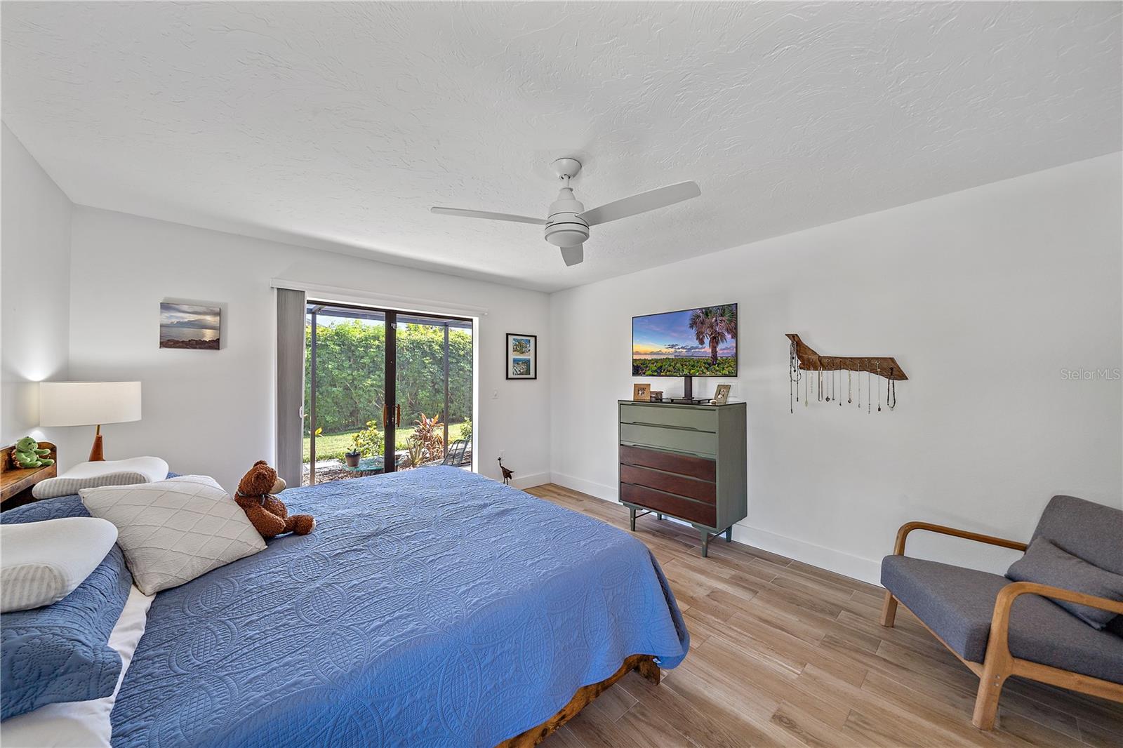 Image 18 of 47 For 4396 Pasadena Circle