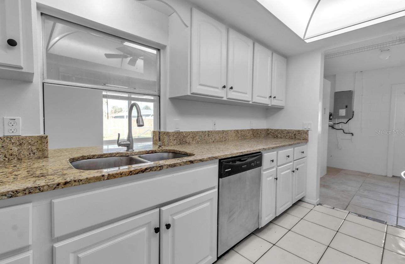 Image 13 of 38 For 20378 Emerald Avenue