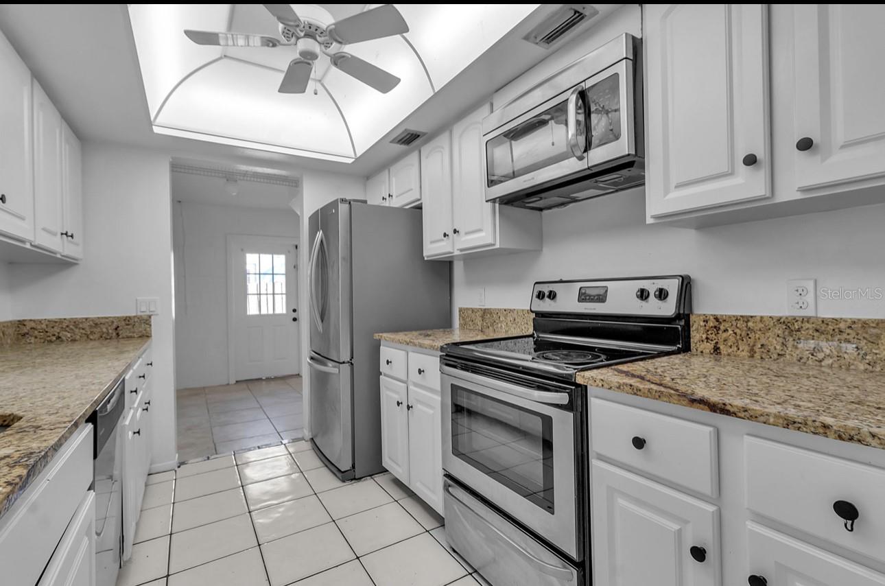 Image 16 of 38 For 20378 Emerald Avenue