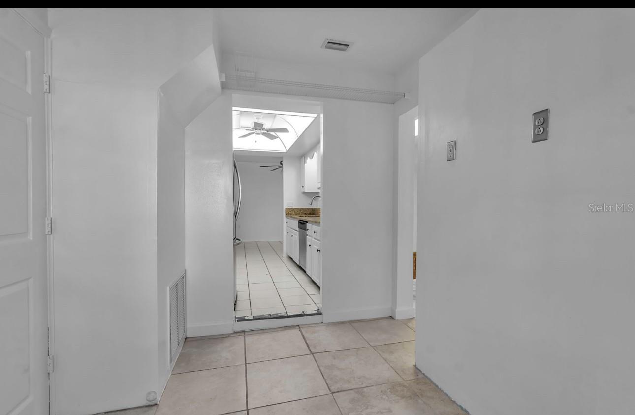 Image 21 of 38 For 20378 Emerald Avenue