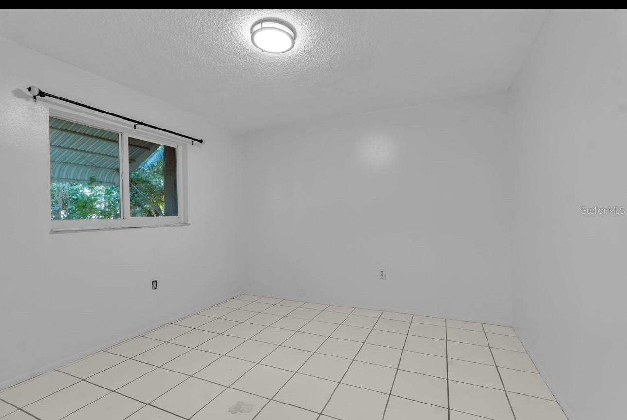 Image 22 of 38 For 20378 Emerald Avenue