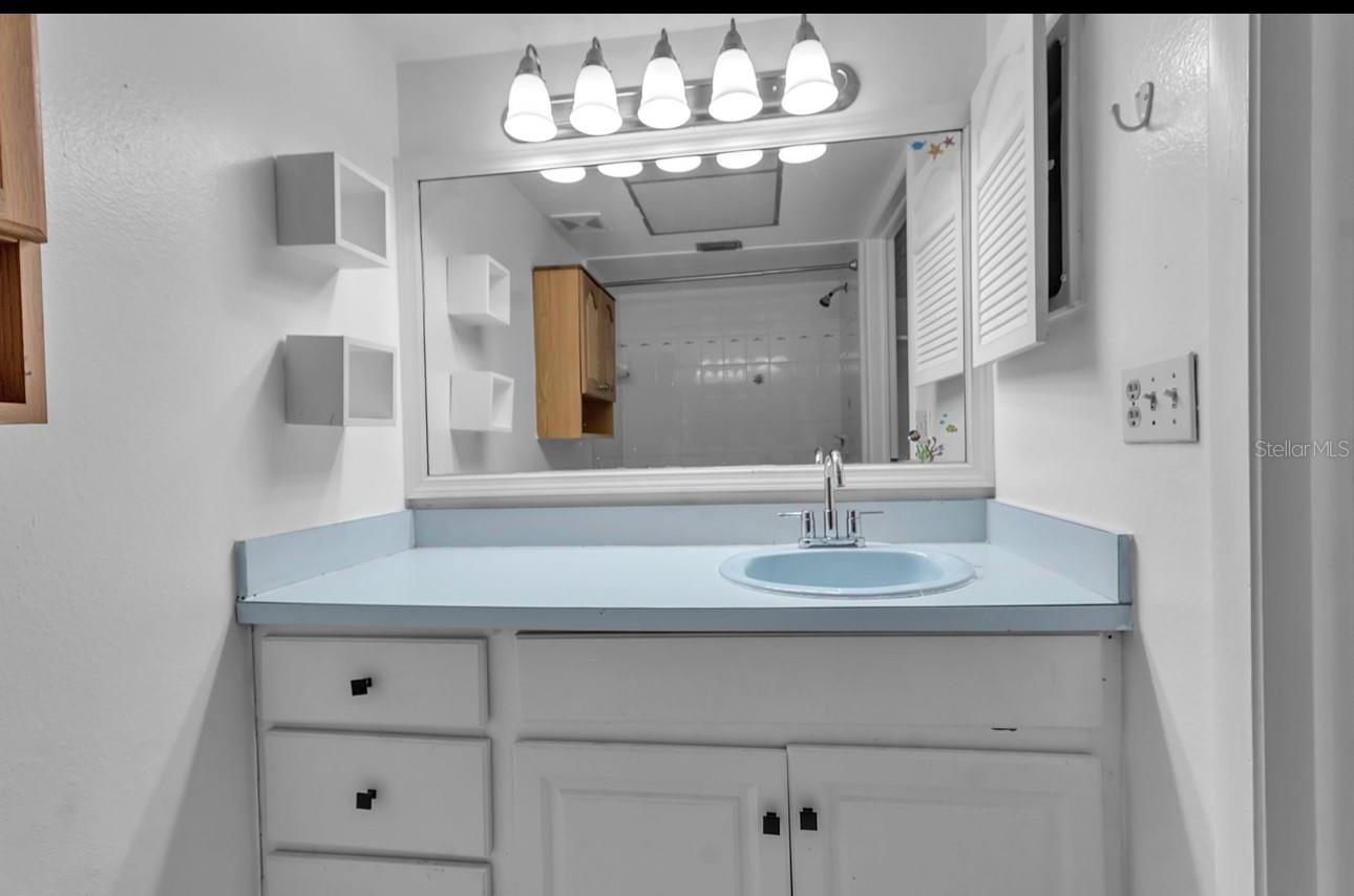 Image 30 of 38 For 20378 Emerald Avenue