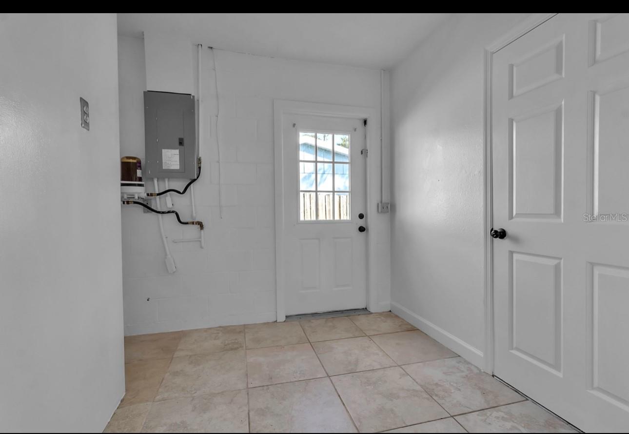Image 33 of 38 For 20378 Emerald Avenue