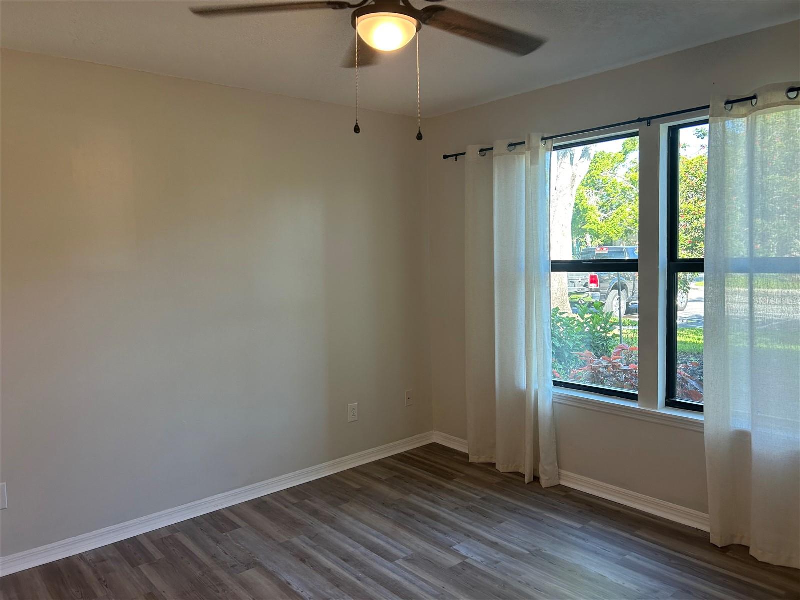 Image 10 of 23 For 4005 Crockers Lake Boulevard 11
