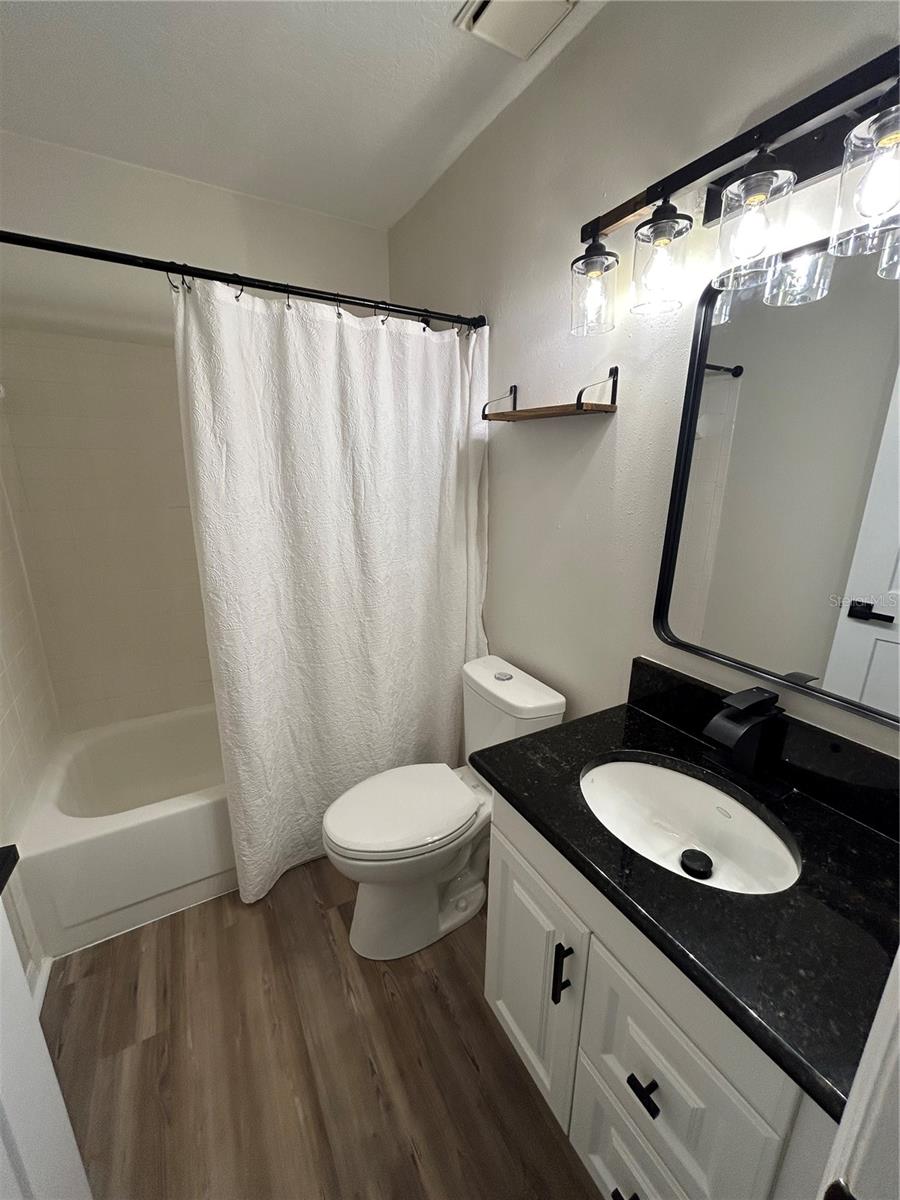 Image 12 of 23 For 4005 Crockers Lake Boulevard 11