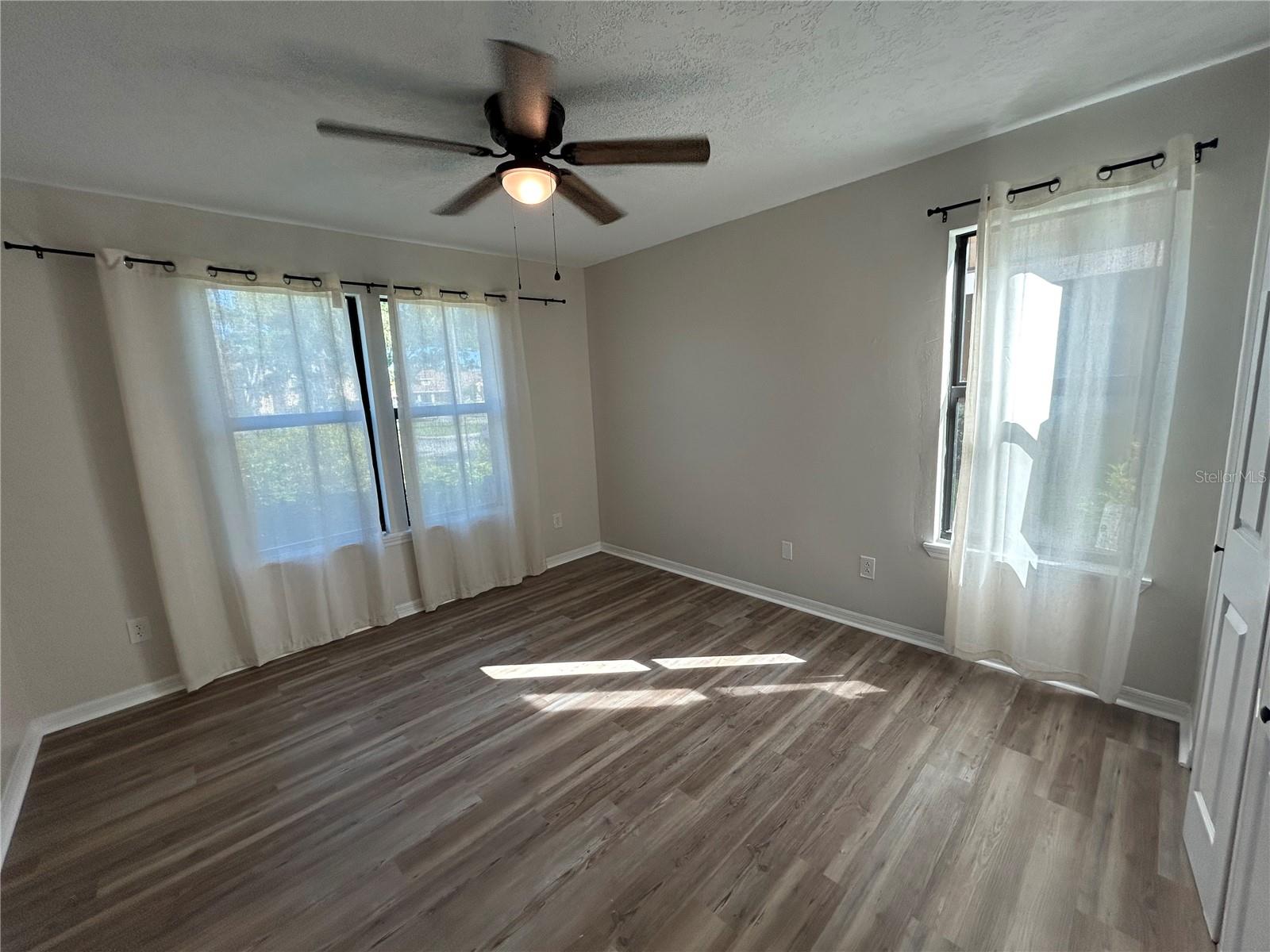 Image 13 of 23 For 4005 Crockers Lake Boulevard 11