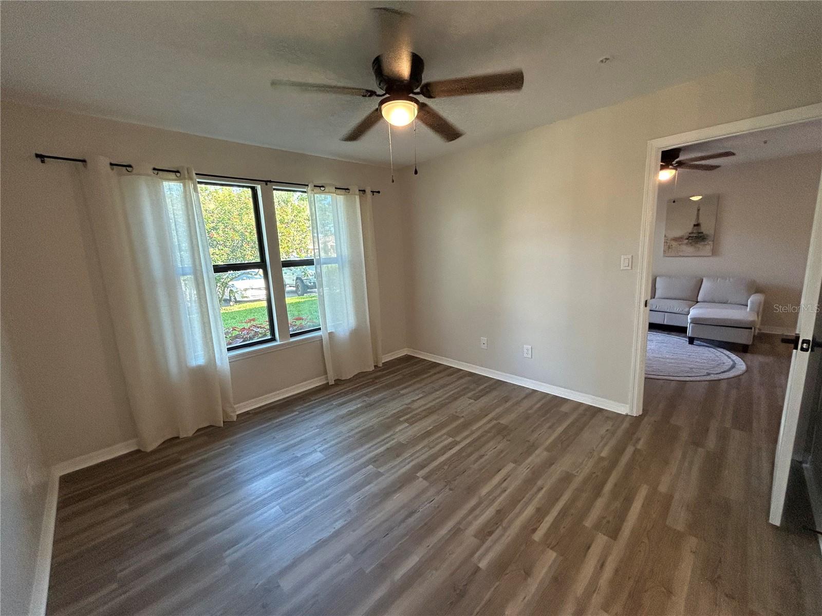 Image 9 of 23 For 4005 Crockers Lake Boulevard 11