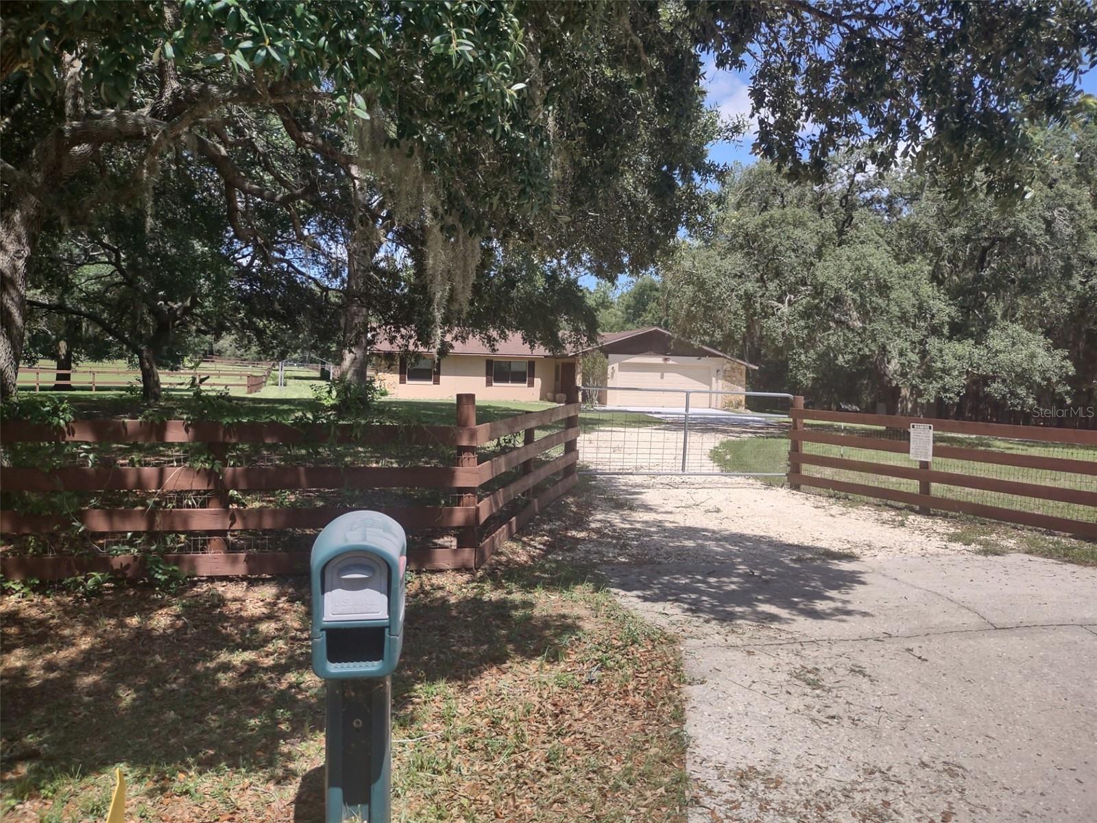 Image 4 of 77 For 8851 Brittany Path