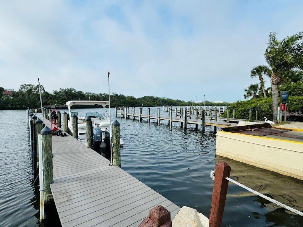 Image 5 of 6 For 1780 Phillippi Shores Drive A3-15