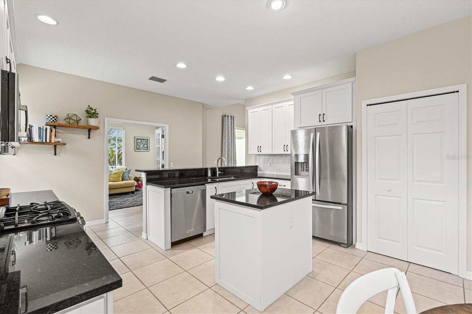 Image 18 of 61 For 6216 Donnington Court