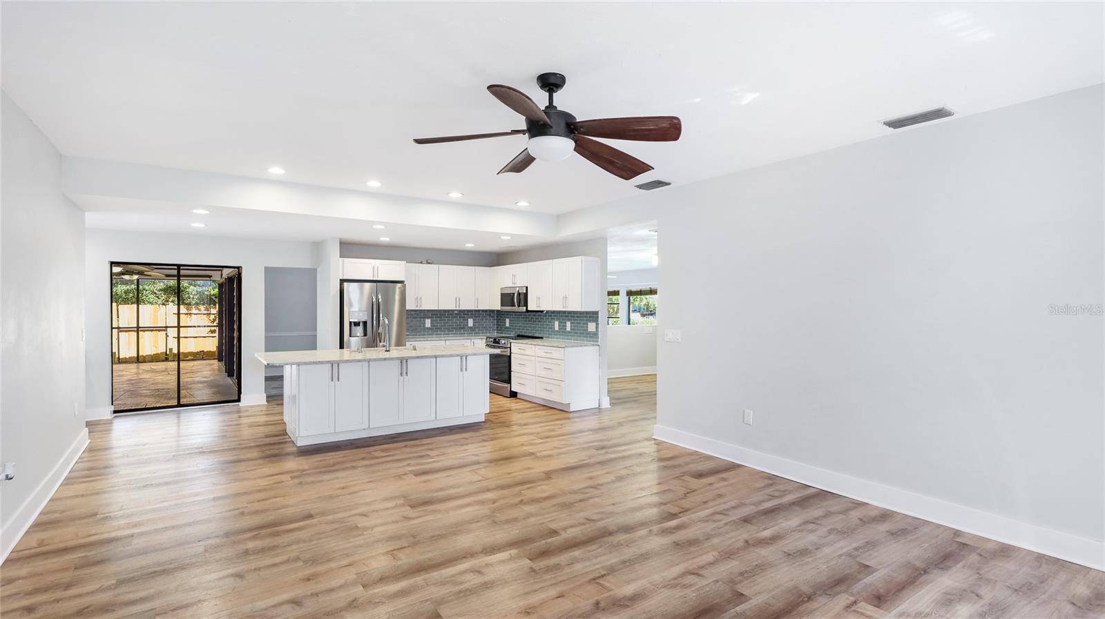 Image 18 of 41 For 891 Faulkwood Court