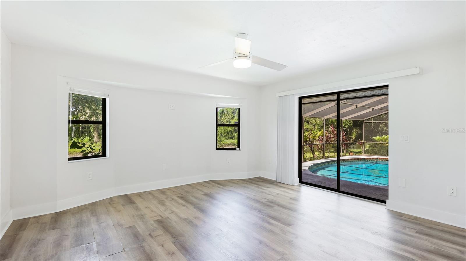 Image 20 of 41 For 891 Faulkwood Court