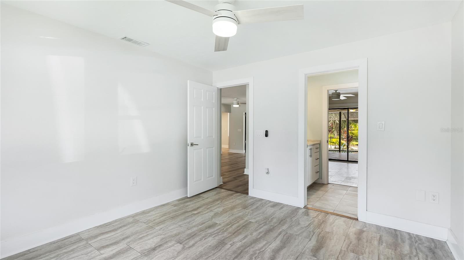 Image 26 of 41 For 891 Faulkwood Court