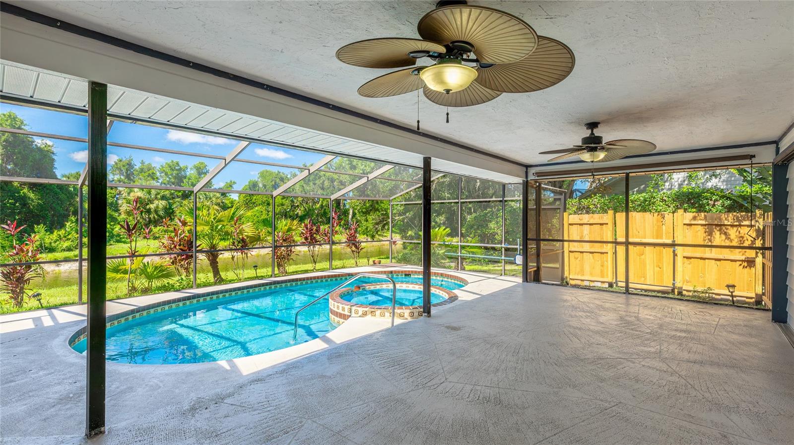 Image 31 of 41 For 891 Faulkwood Court