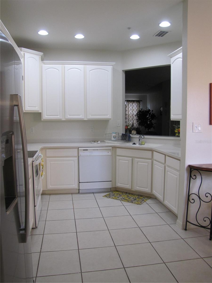 Image 4 of 35 For 3461 Parkridge Circle 18-104