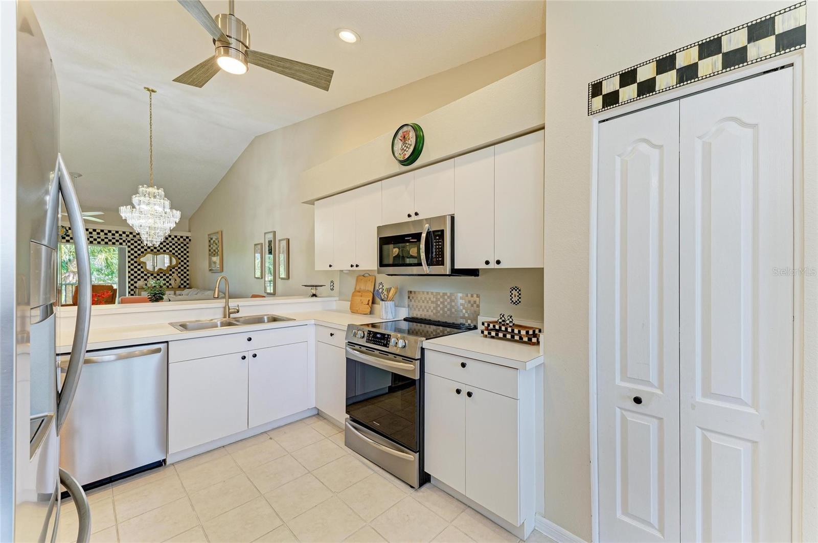 Image 18 of 50 For 9580 High Gate Drive 1822