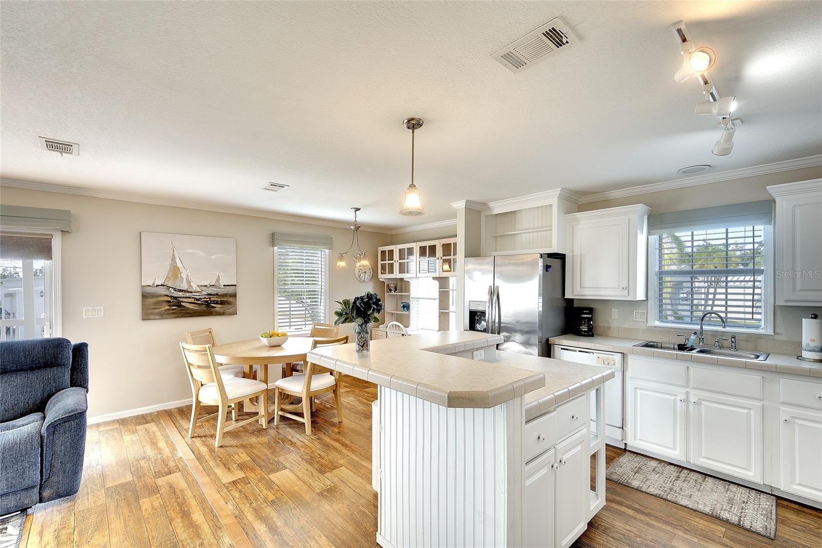 Image 4 of 28 For 2051 Mobile Estates Drive