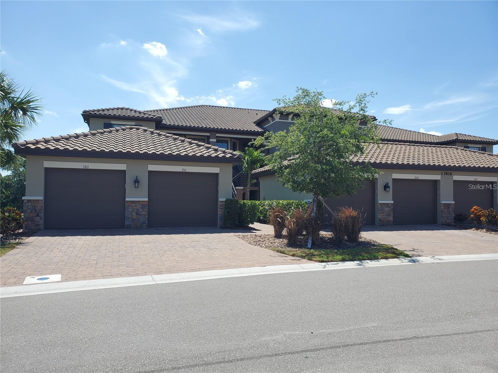 Image 3 of 49 For 13816 Messina Loop 102