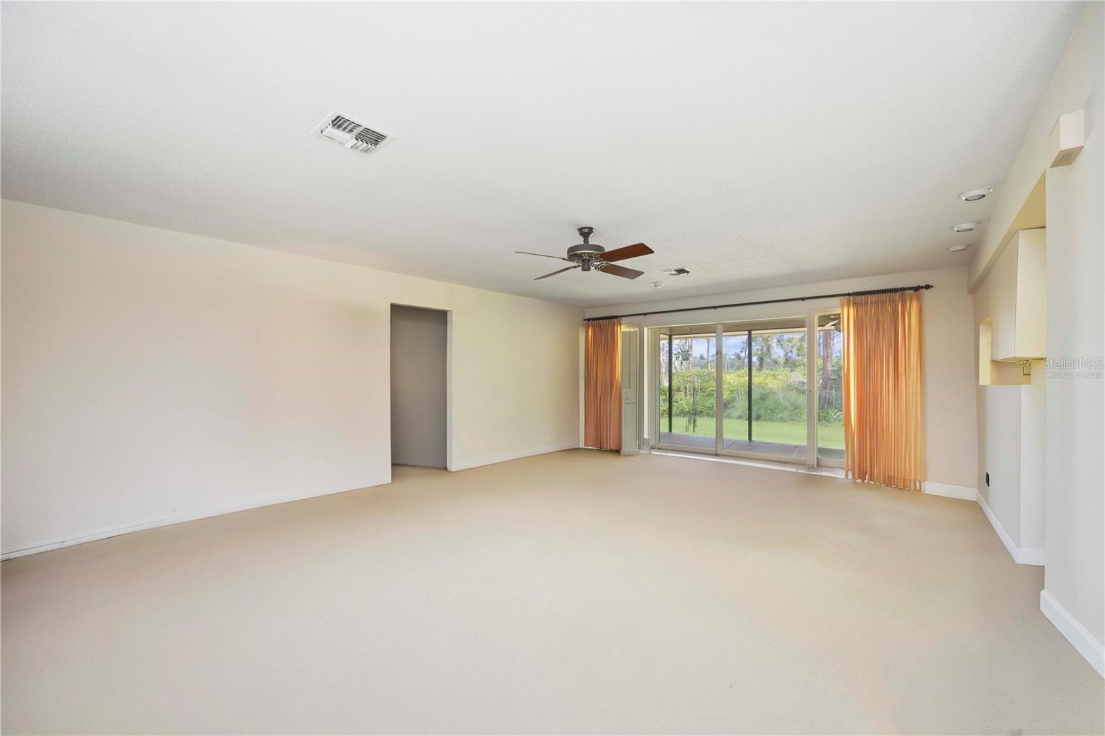 Image 7 of 55 For 307 Rubens Drive