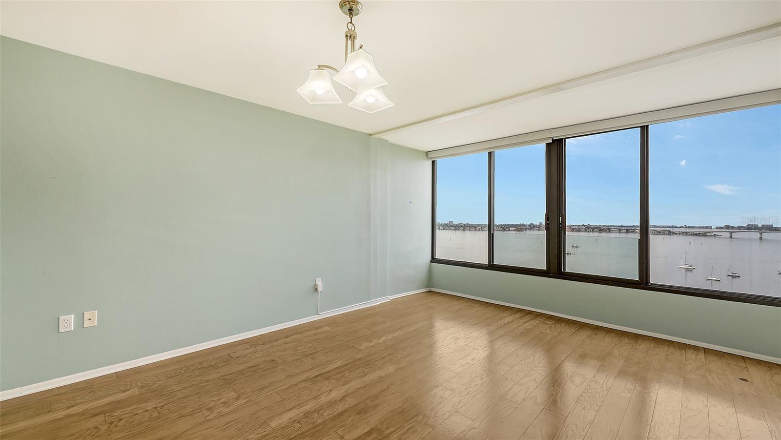 Image 11 of 39 For 770 Palm Avenue Ph2