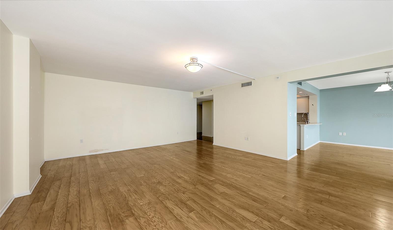 Image 12 of 39 For 770 Palm Avenue Ph2
